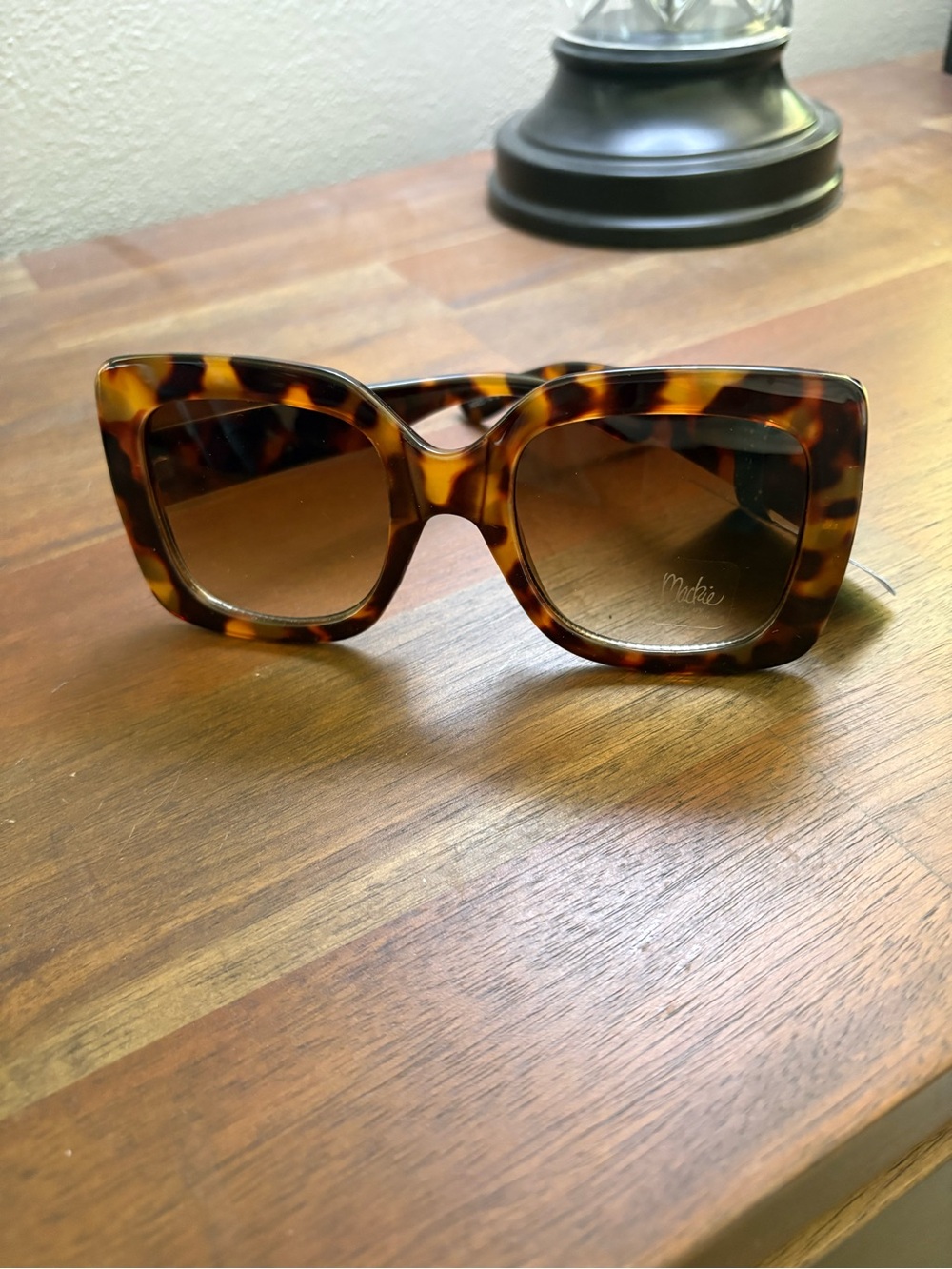NWT Bob Mackie Tortoiseshell Sunglasses with Brown Gradient Lenses